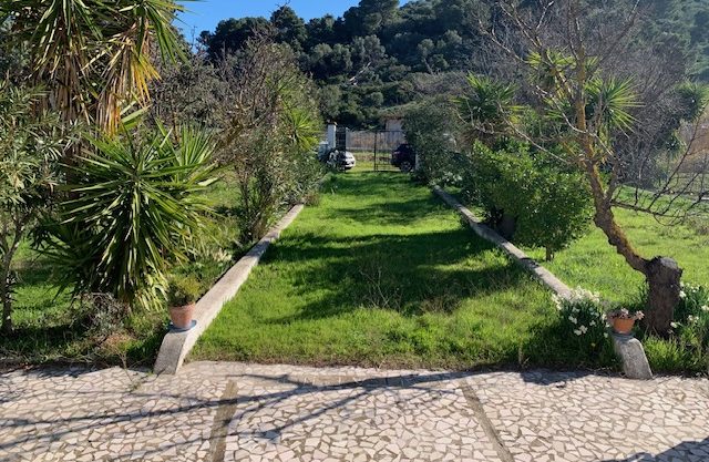 villetta palude mezzane giardino 6