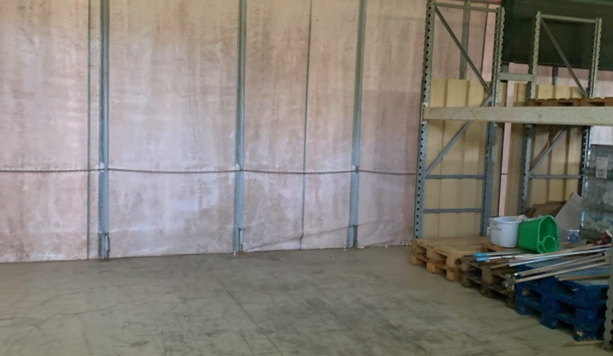 market litoranea interno capannone 2